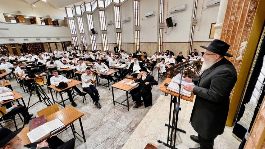 ה'חוזר' הסעיר את הישיבה בכפר חב"ד בשיעור כללי • תיעוד