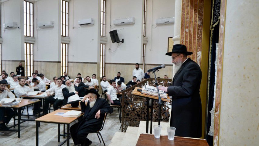ה'חוזר' הסעיר את הישיבה בכפר חב"ד בשיעור כללי • תיעוד