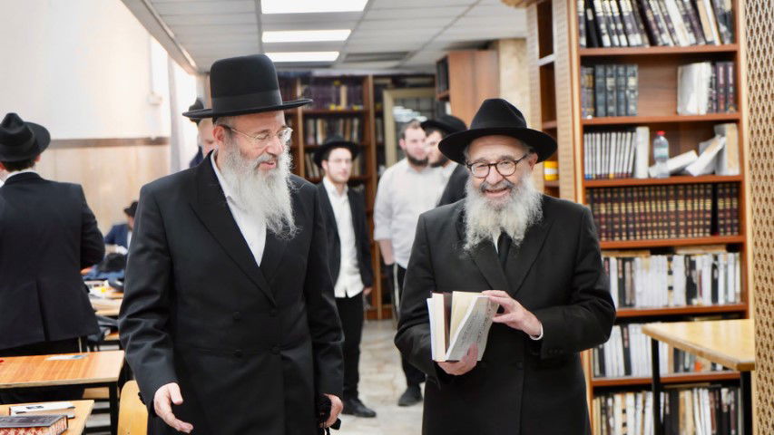 ה'חוזר' הסעיר את הישיבה בכפר חב"ד בשיעור כללי • תיעוד