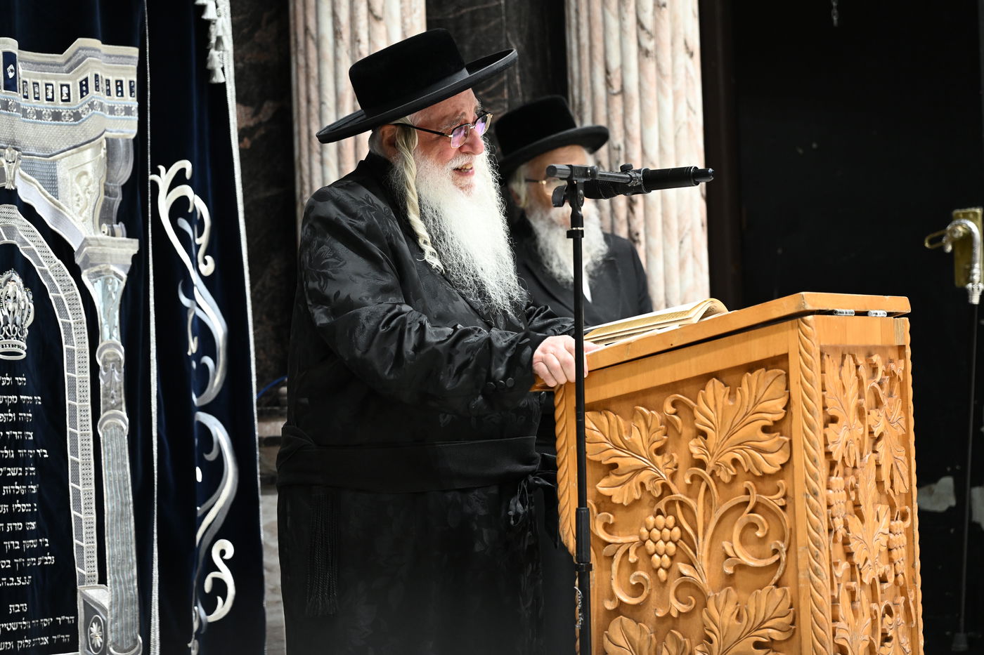 באופן נדיר: כך נפרדו בצאנז מהדיין שהסתלק בפתאומיות