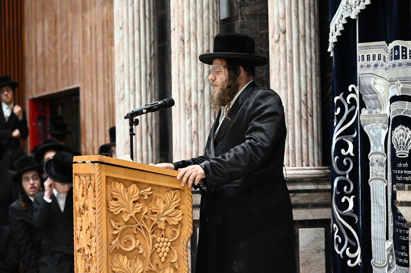 באופן נדיר: כך נפרדו בצאנז מהדיין שהסתלק בפתאומיות