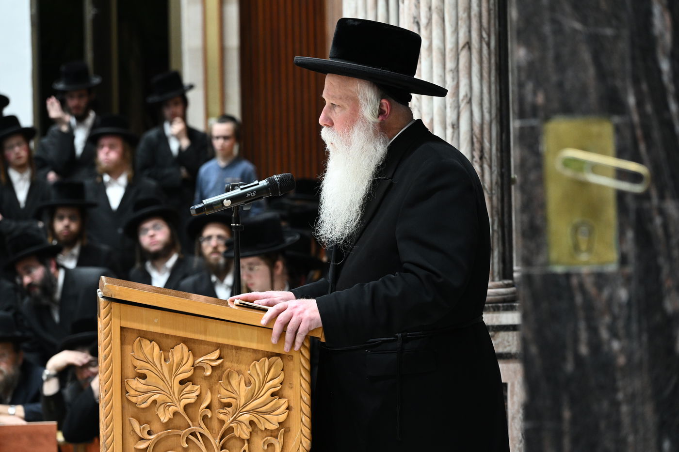 באופן נדיר: כך נפרדו בצאנז מהדיין שהסתלק בפתאומיות