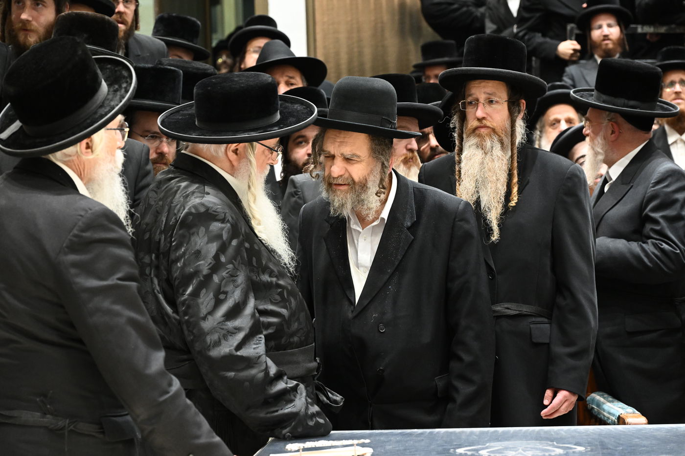 באופן נדיר: כך נפרדו בצאנז מהדיין שהסתלק בפתאומיות