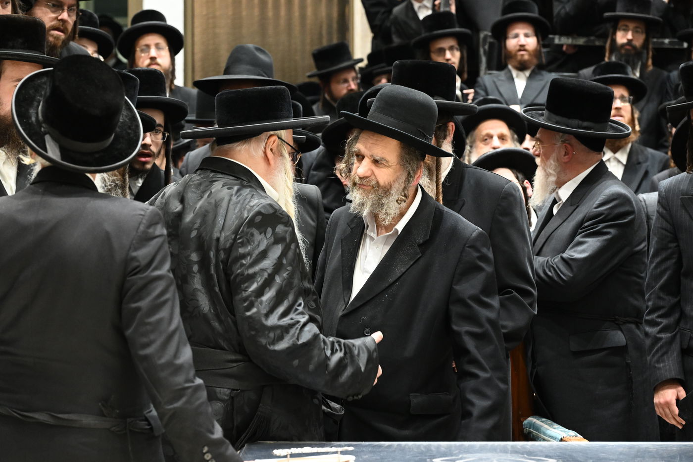 באופן נדיר: כך נפרדו בצאנז מהדיין שהסתלק בפתאומיות