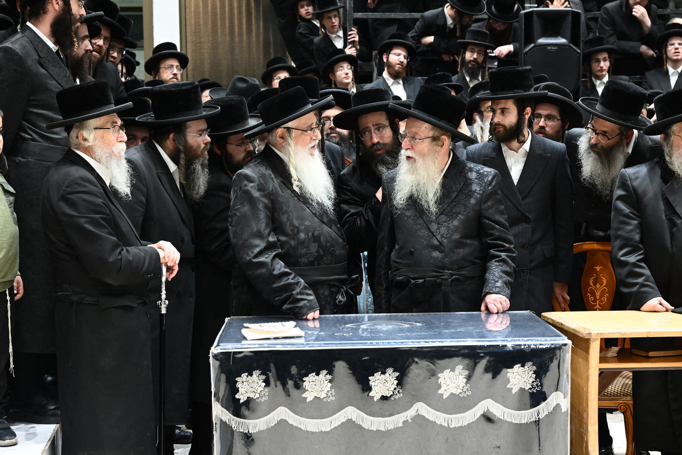 באופן נדיר: כך נפרדו בצאנז מהדיין שהסתלק בפתאומיות