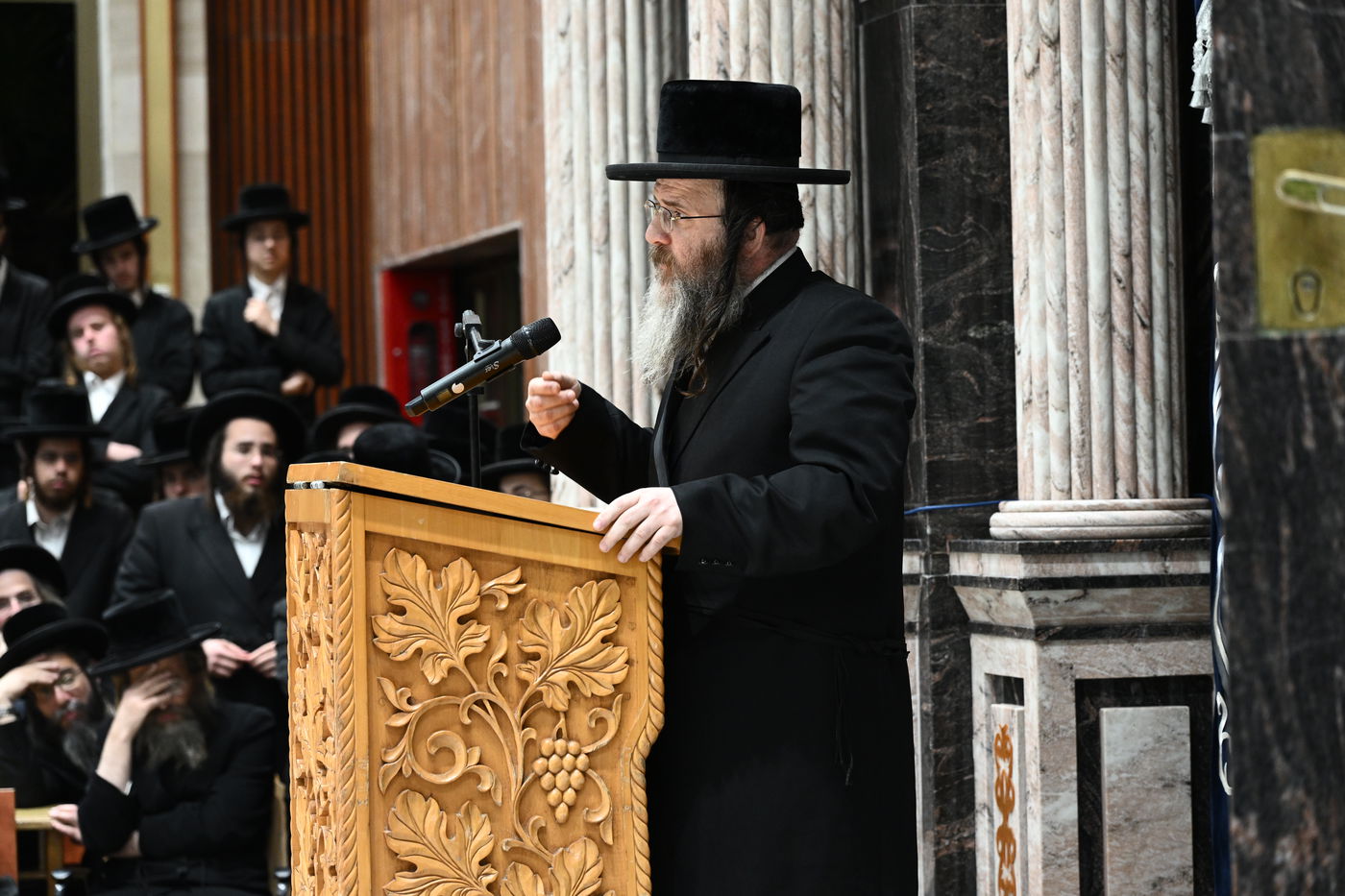 באופן נדיר: כך נפרדו בצאנז מהדיין שהסתלק בפתאומיות