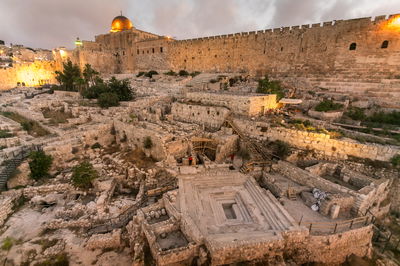 החפירות בהר הבית