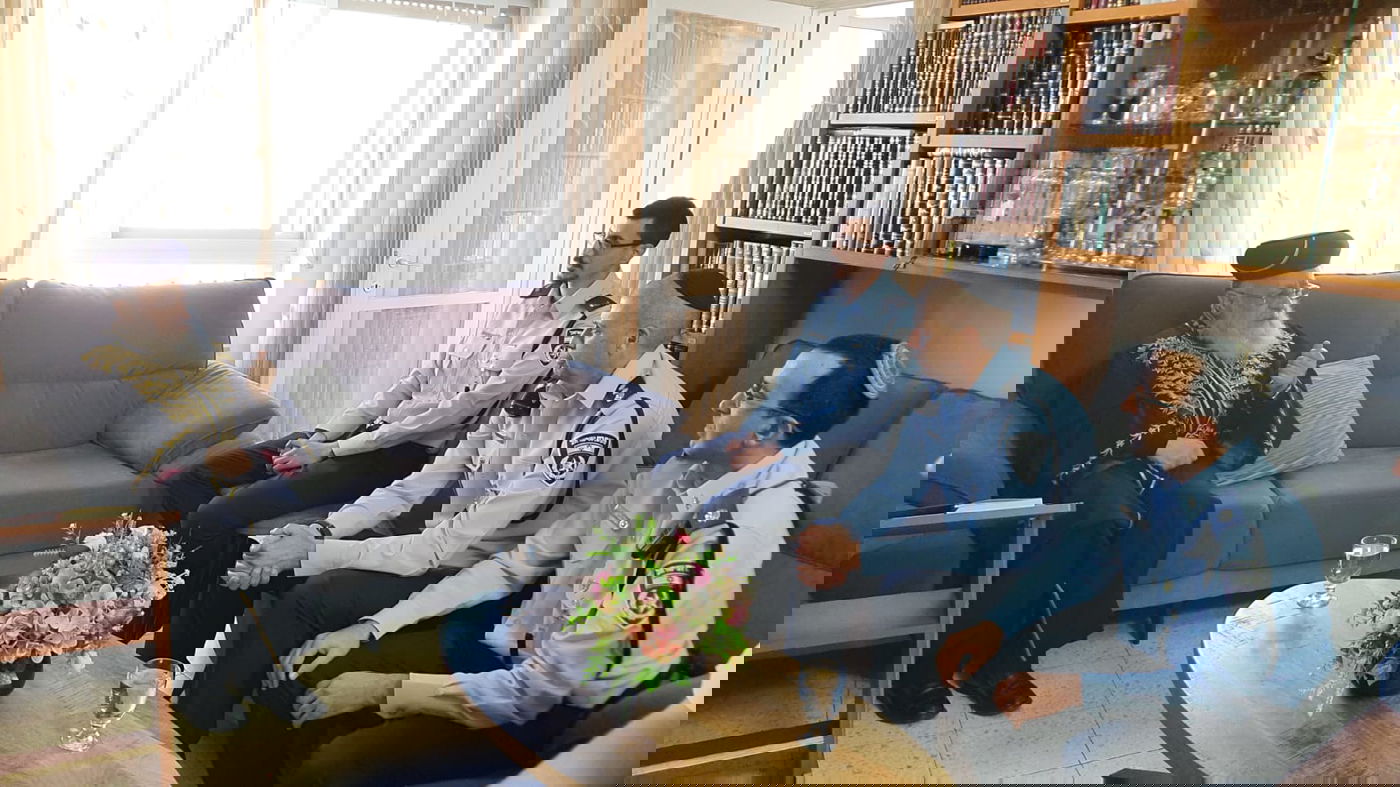 הקצין שיפקד על השכונות החרדיות ביקר במעונו של הראש"ל