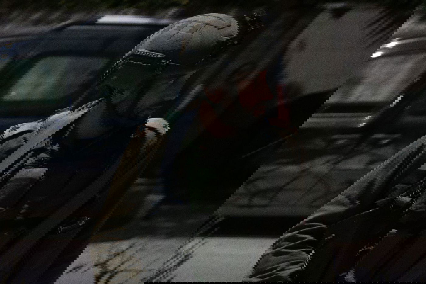 תיעוד מהקסדה: תוך יידוי אבנים, הלוחמים עצרו מבוקשים