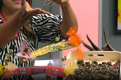 בואו להכין שלט לדלת החדר ממוצרים שיש בכל גינה בחצר