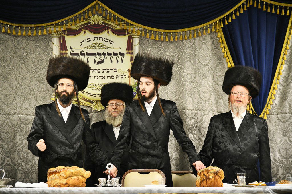 תיעוד: שמחת השבע ברכות המרכזית בחסידות זוועהיל