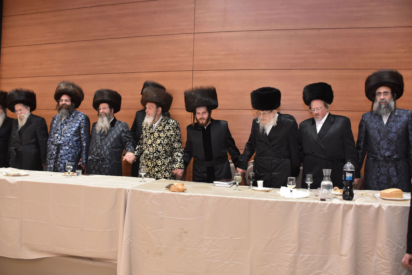 שמחת החתונה בחצרות טשאקאווא - ספינקא י"ם -  אוז'רוב