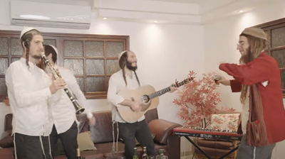 להקת 'שיר ציון' במחרוזת חנוכה בנוסח ברסלב