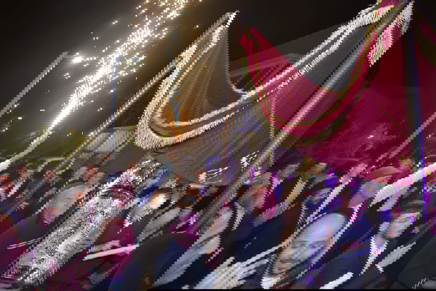 שבוע לאחר שנשדדה: אשת העסקים הכניסה ספר תורה