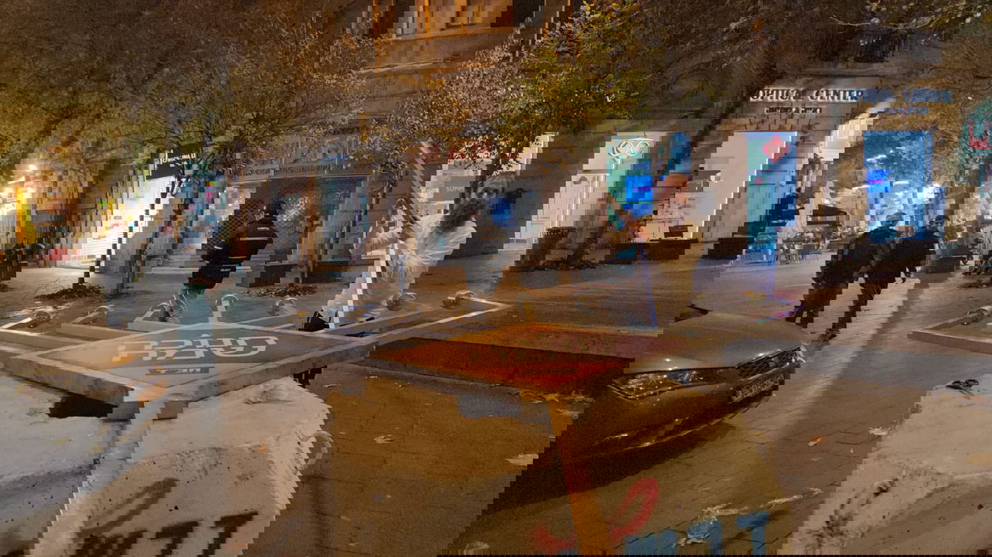 חנוכיות ענק בכל פינה: כך נערכים שלוחי חב"ד לחנוכה