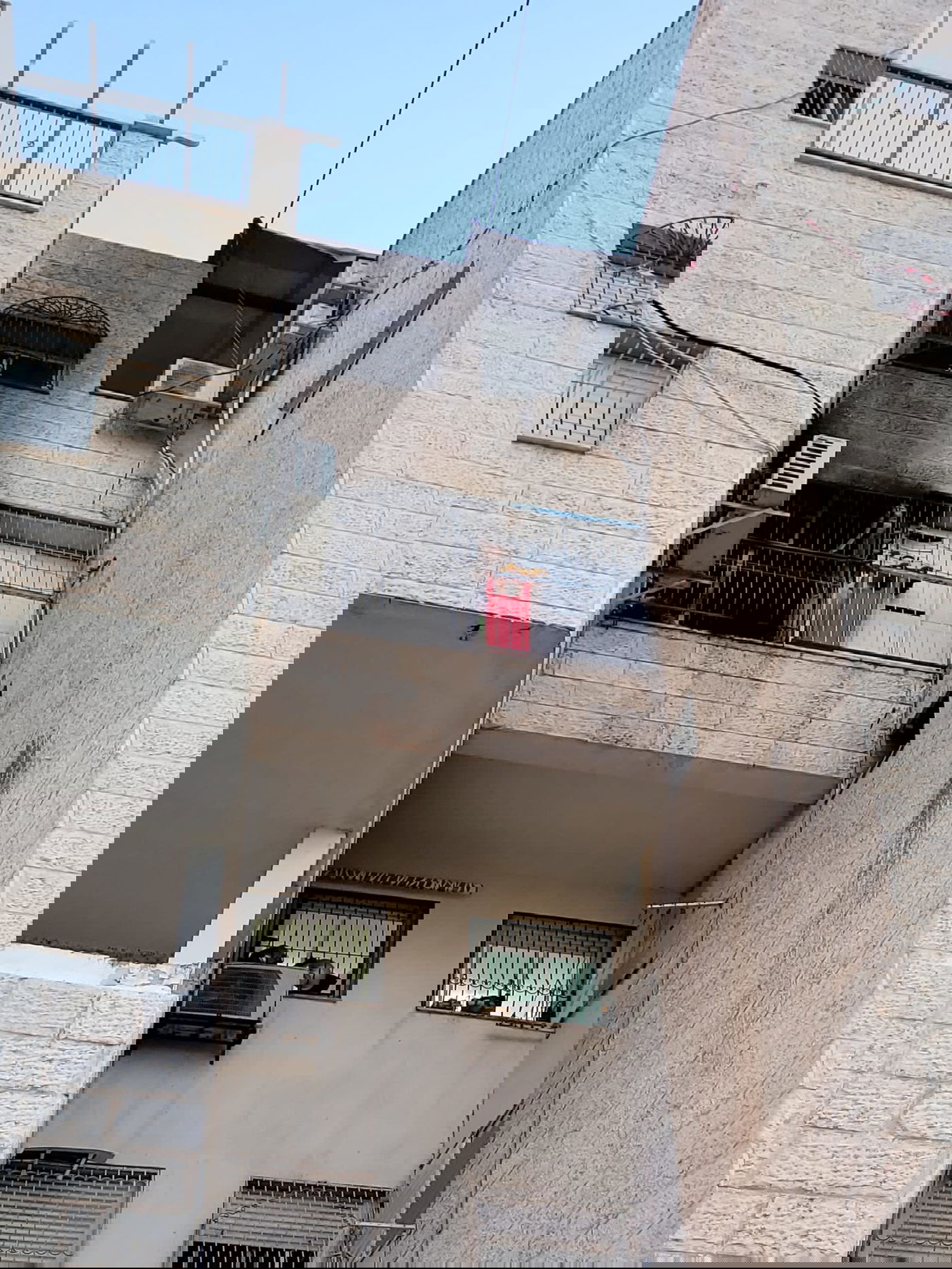 שריפה בשבת במודיעין עילית: 13 לכודים חולצו מהבניין