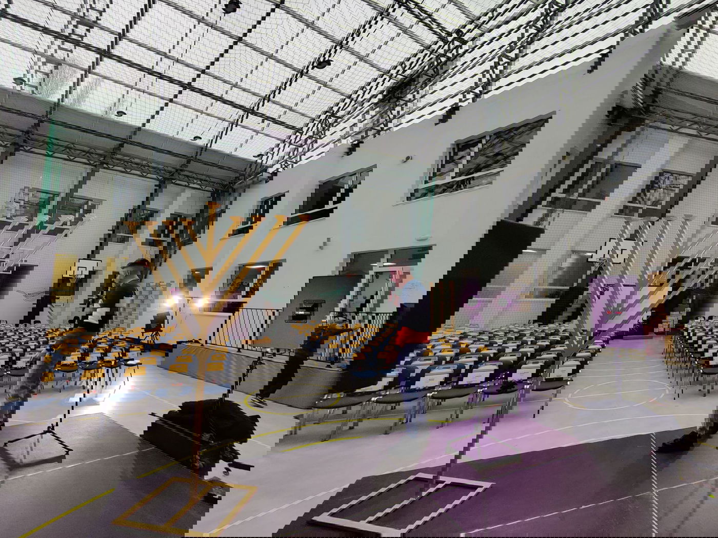 בלי חשמל: באוקראינה מדליקים את החנוכיות עם גנרטורים