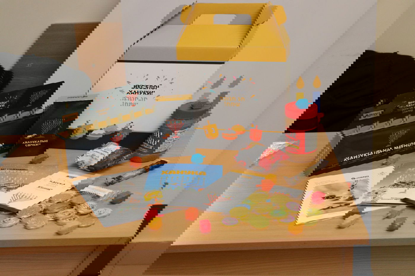 בלי חשמל: באוקראינה מדליקים את החנוכיות עם גנרטורים