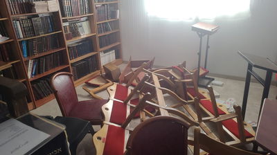 וויכוח על המושבים בבית הכנסת הביא להרס רב