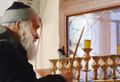 הדלקת נר ראשון