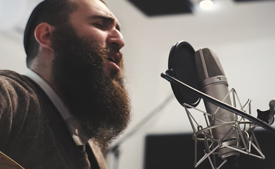 "אי של שפיות": צפו בשיר התפילה החדש למען החטופים