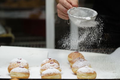 רגע לפני חנוכה: כך מכינים סופגניות | שלב אחר שלב