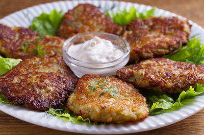 בדיוק כמו שצריך: מתכון ללאטקעס בסיסיים ועסיסיים