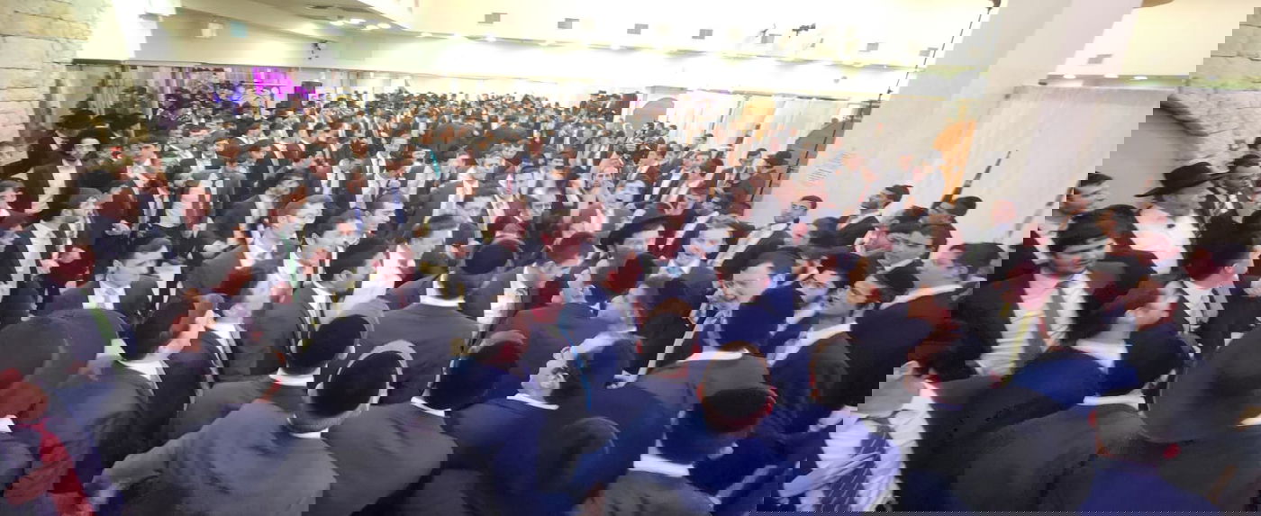 תיעוד: חתונת נכדם של הגר"י כהן והגר"ש בן שלמה