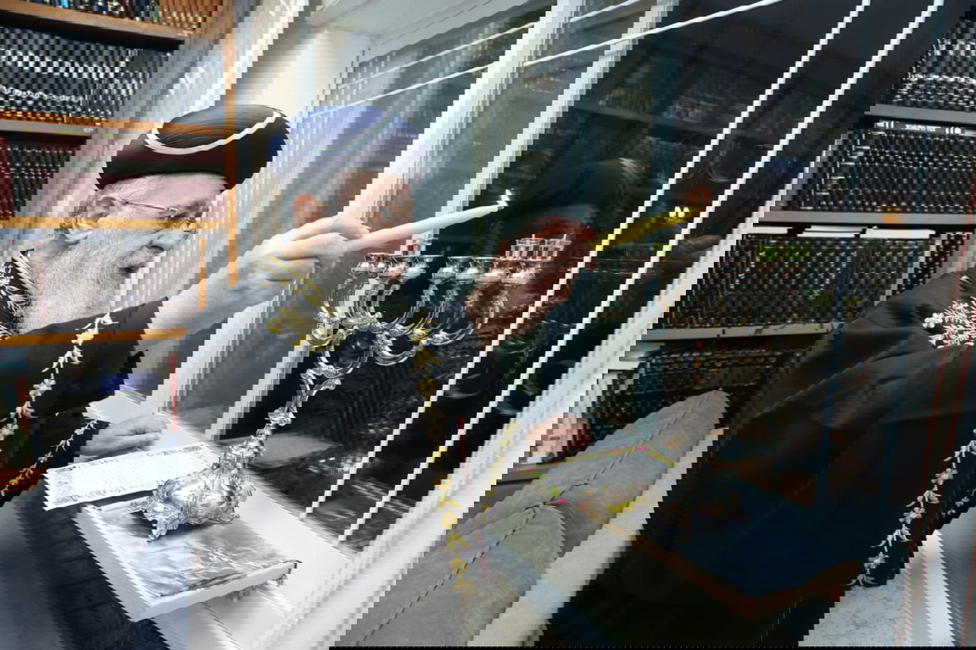 תיעוד: הראשון לציון בהדלקת נר שני של חנוכה