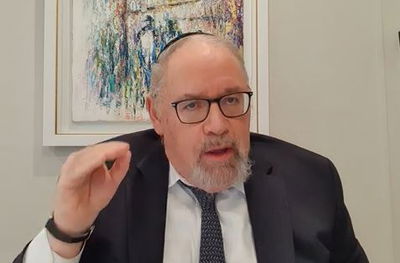 הרב מיכאל סורוצקין בשיעור על חנוכה