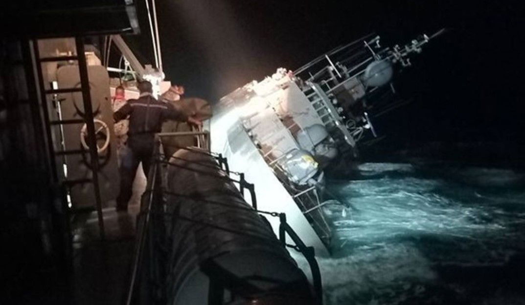 אוניית קרב של צבא תאילנד התהפכה, עשרות נעדרים במים