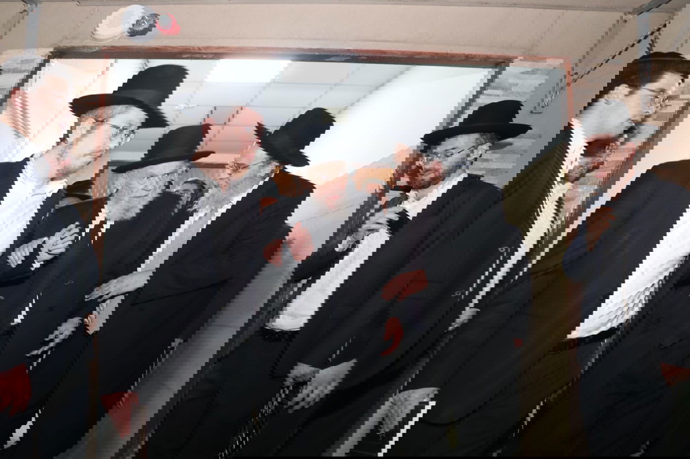 תיעוד: הבחורים סיימו ש"ס לעילוי נשמת בתו ראש הישיבה