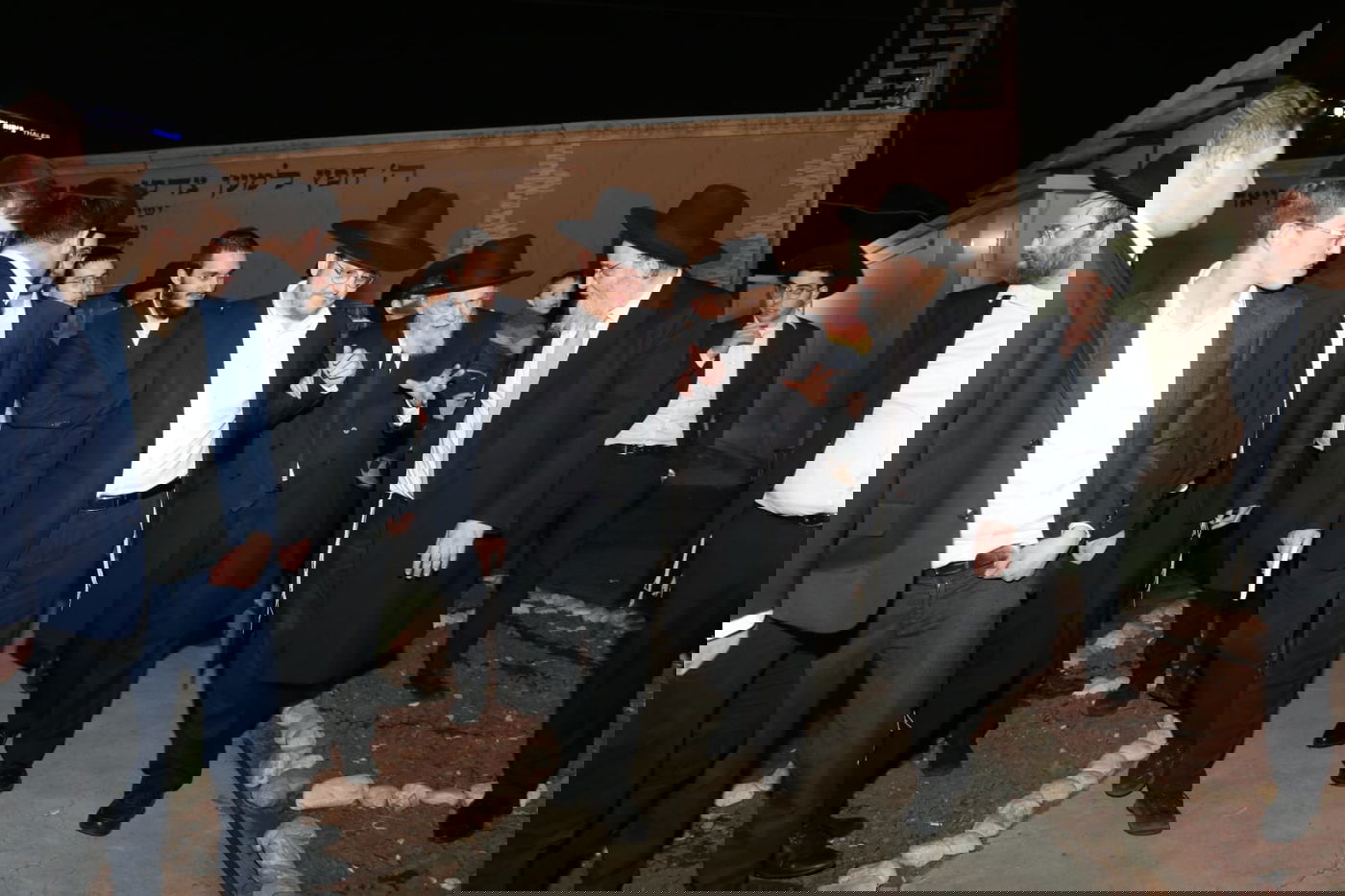 תיעוד: הבחורים סיימו ש"ס לעילוי נשמת בתו ראש הישיבה