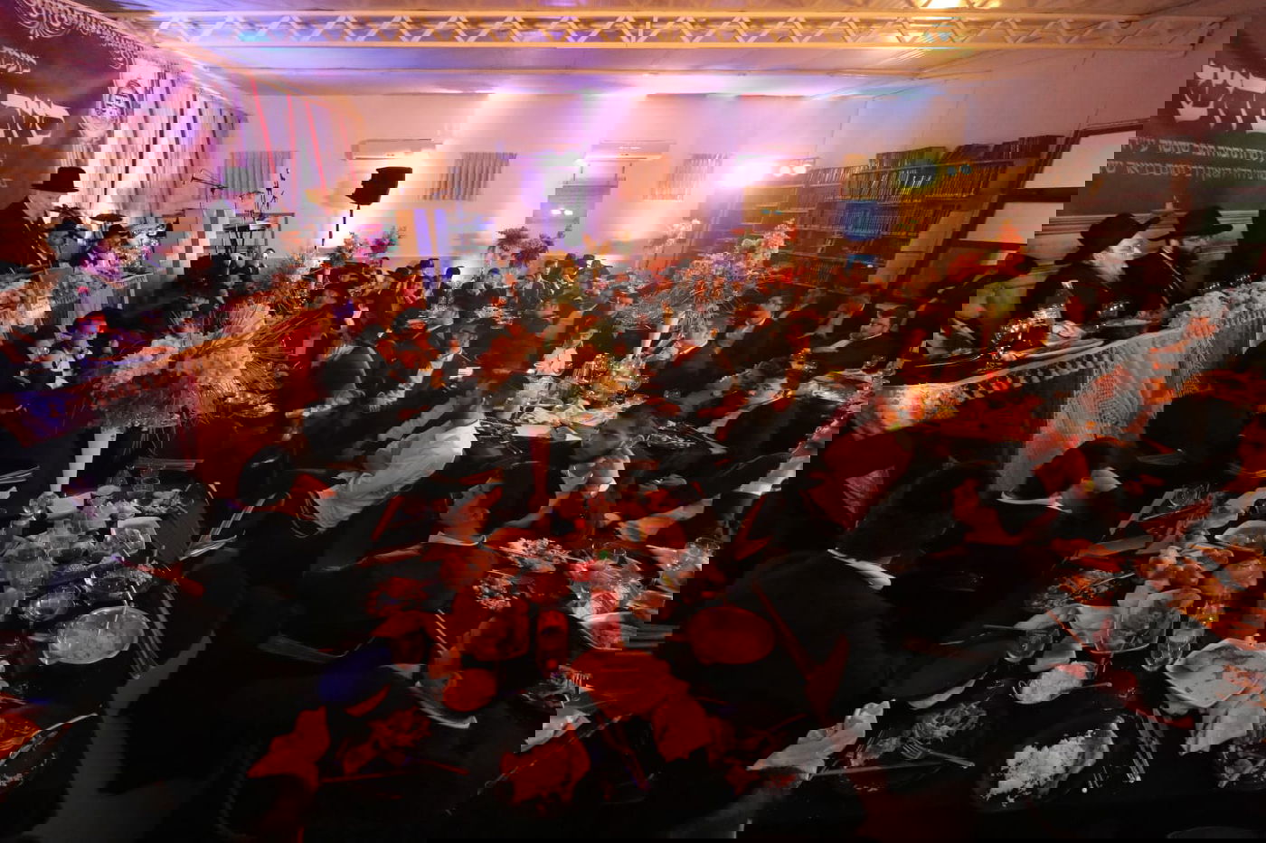 תיעוד: הבחורים סיימו ש"ס לעילוי נשמת בתו ראש הישיבה