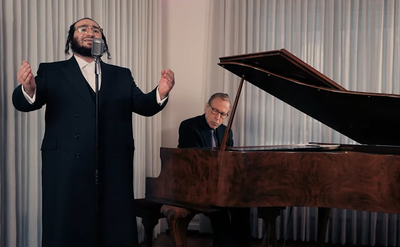 יואל יושע וייס מחדש את הלהיט: "חשוף"