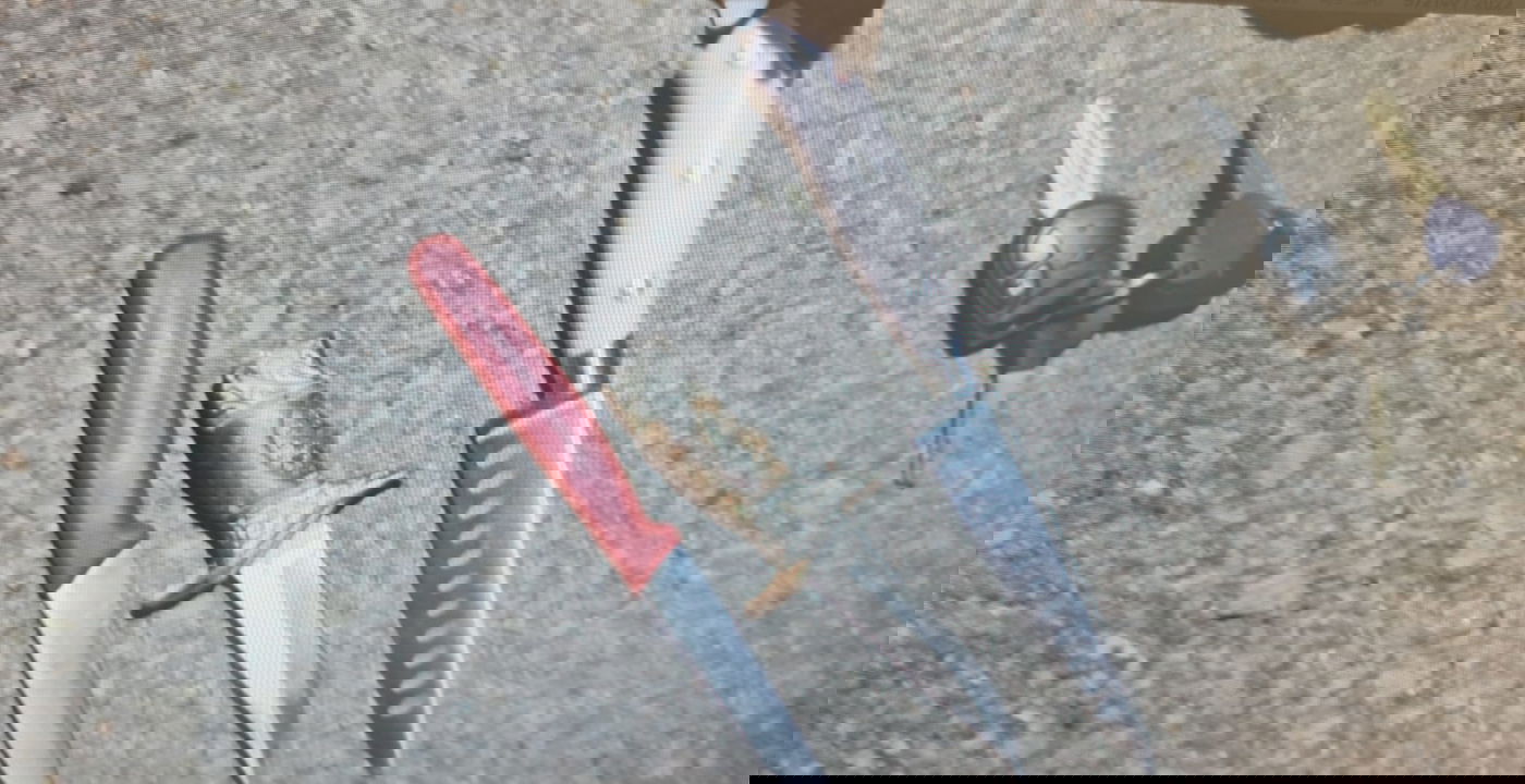 נהג מעוספיא ברח משוטרים וברכבו התגלה; סמים וסכינים