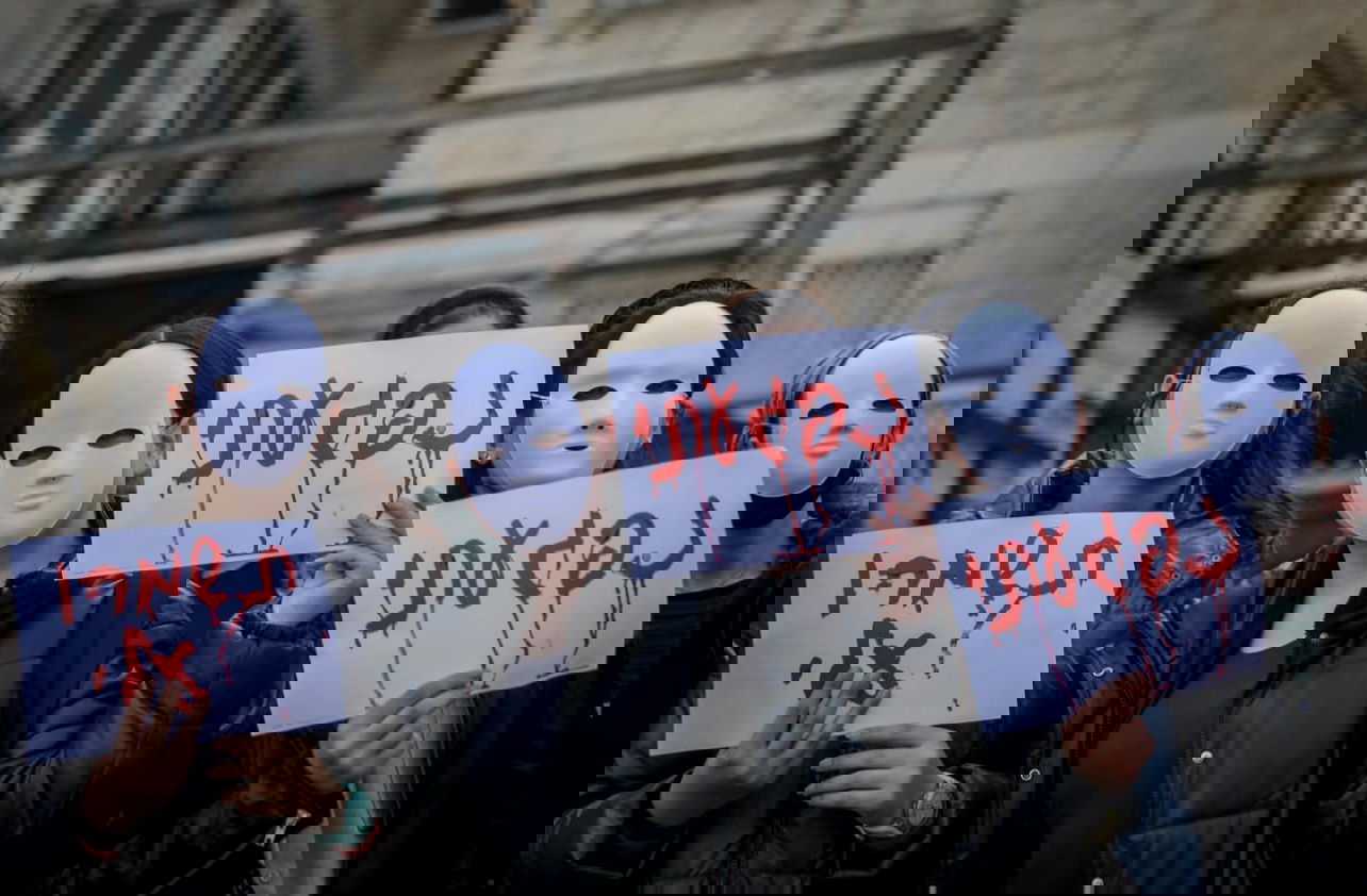 תמונתו של גולדברג בתערוכה