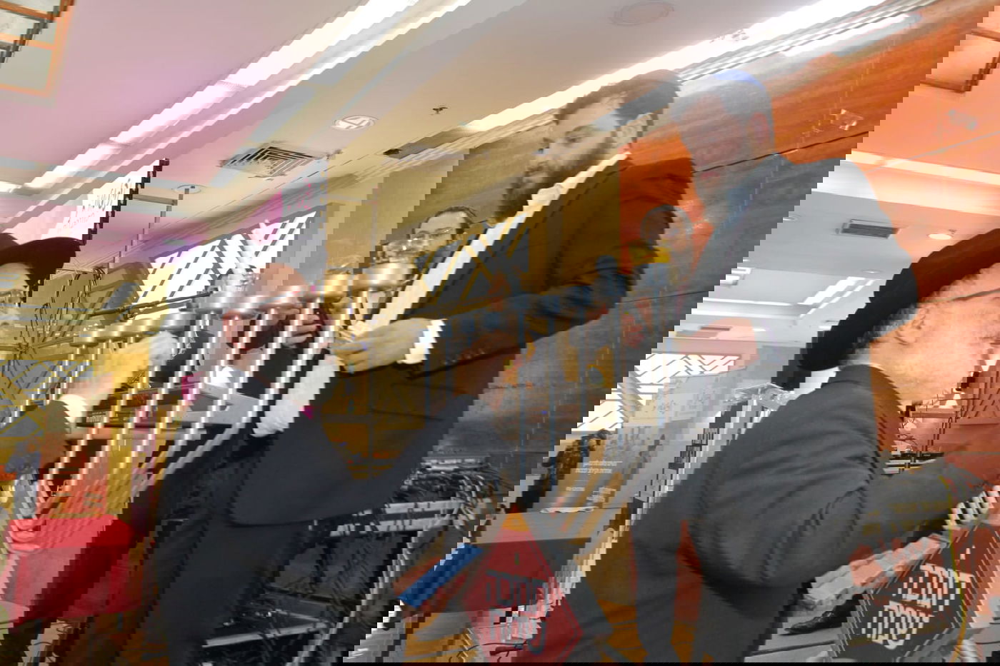 מרגש: כשפריד בירך את נשות הגיל השלישי