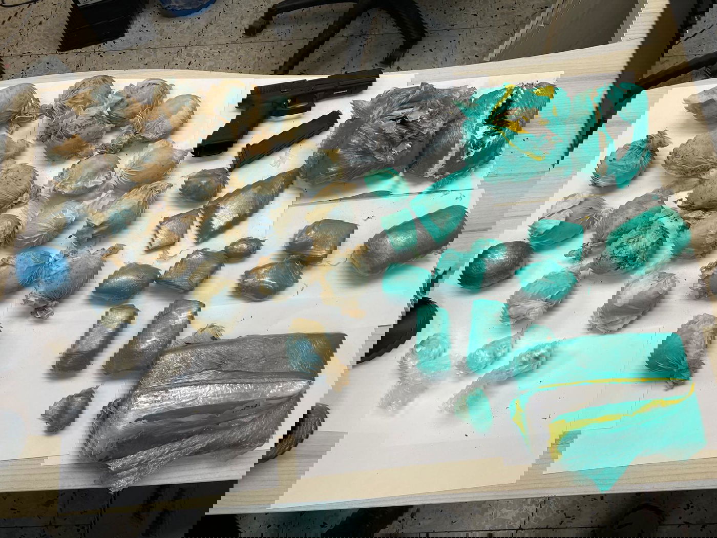 היו קבורים באדמה: תפיסת ענק של סמים בלוד | תיעוד