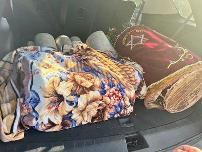 ספרי התורה העתיקים שנגנבו