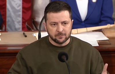 זלנסקי בקונגרס: "אוקראינה חיה ובועטת, לעולם לא נכנע"