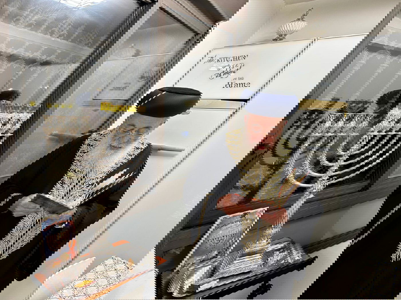 תיעוד: הראשון לציון הגר"ש עמאר בהדלקת נר רביעי