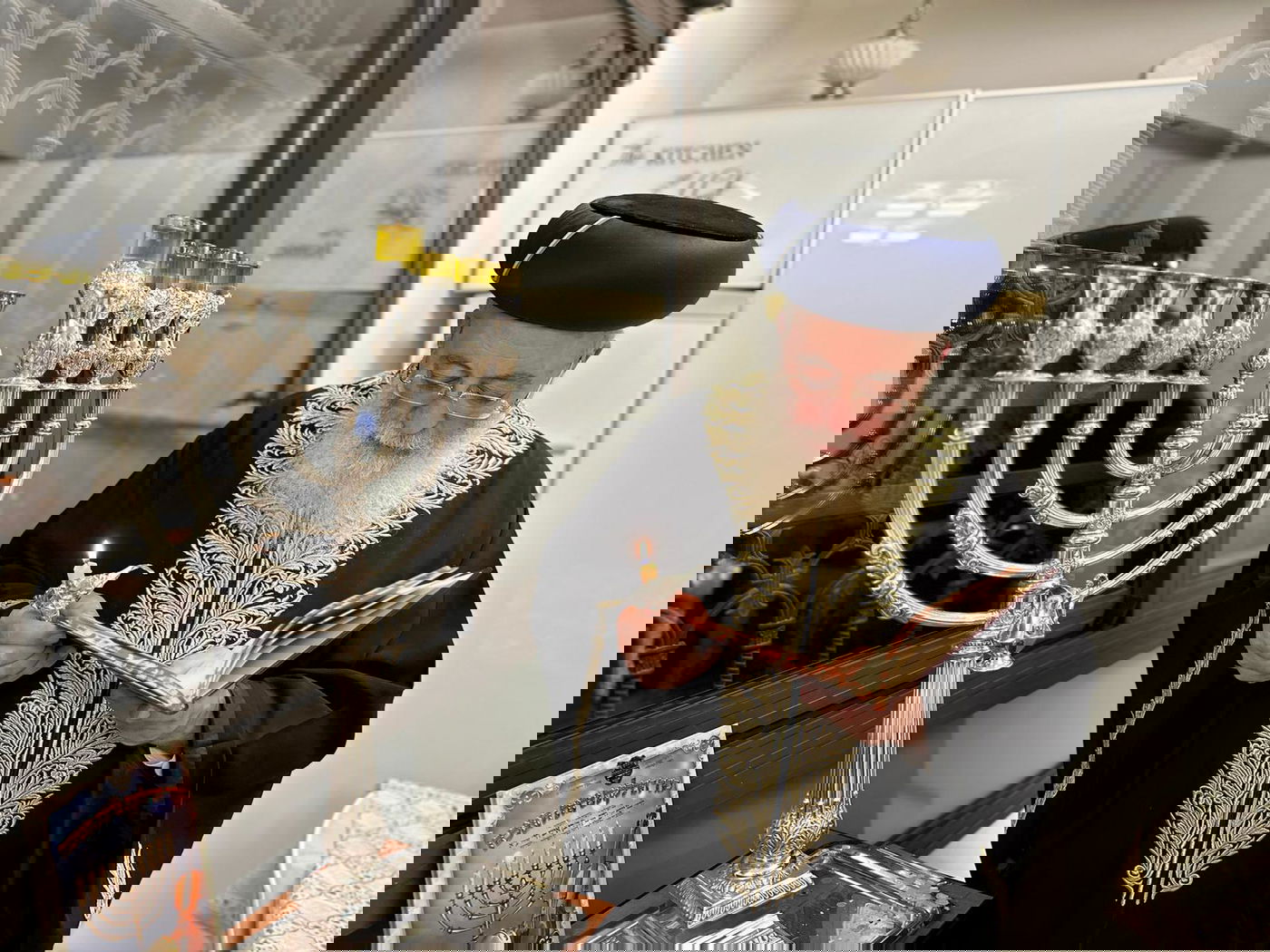 תיעוד: הראשון לציון הגר"ש עמאר בהדלקת נר רביעי