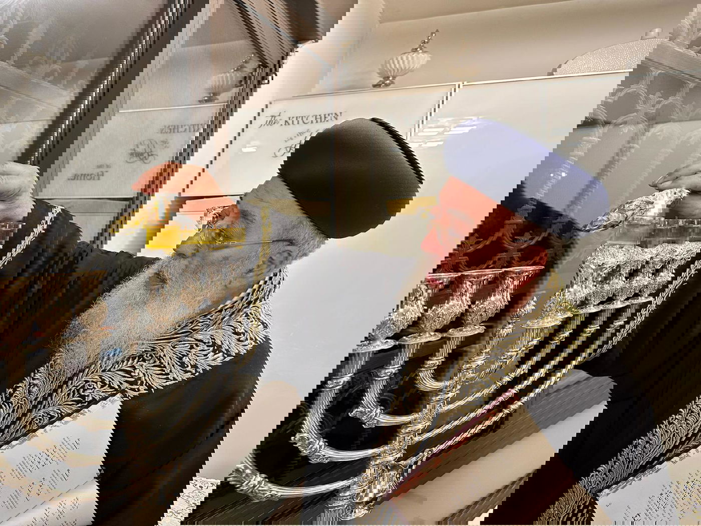 תיעוד: הראשון לציון הגר"ש עמאר בהדלקת נר רביעי