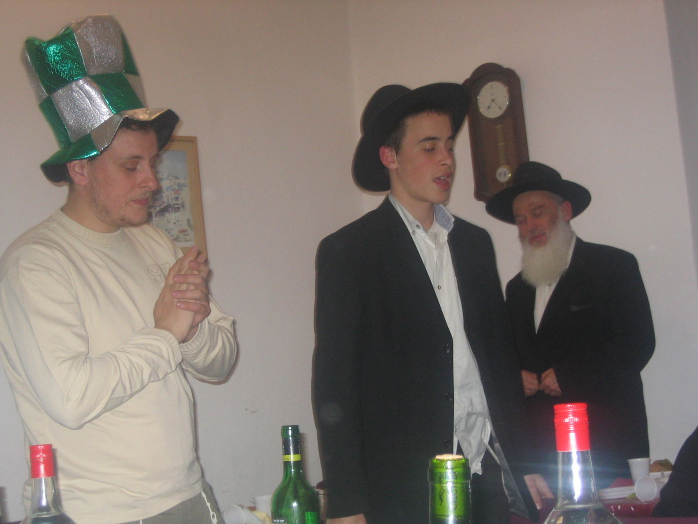 מוישי גולן בעת "מבצעים" בפורים