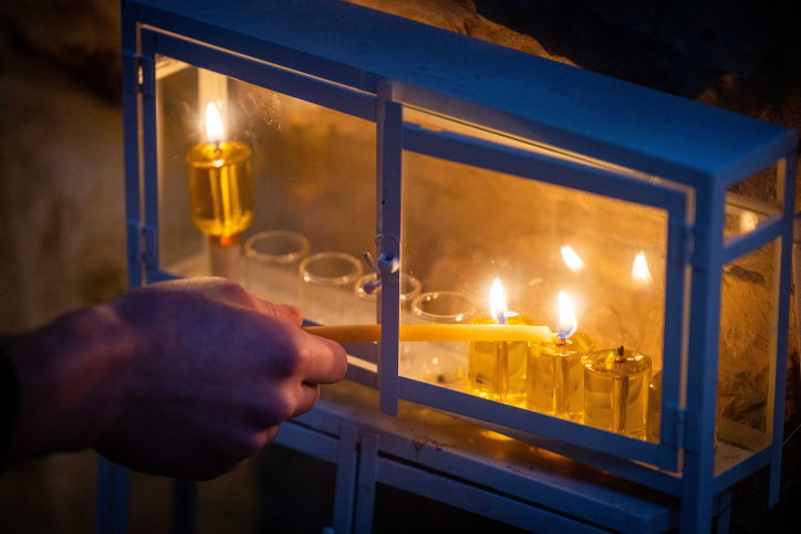 חב"דניקים הדליקו נרות חנוכה - לקוחות יצאו מהמסעדה בלי לשלם