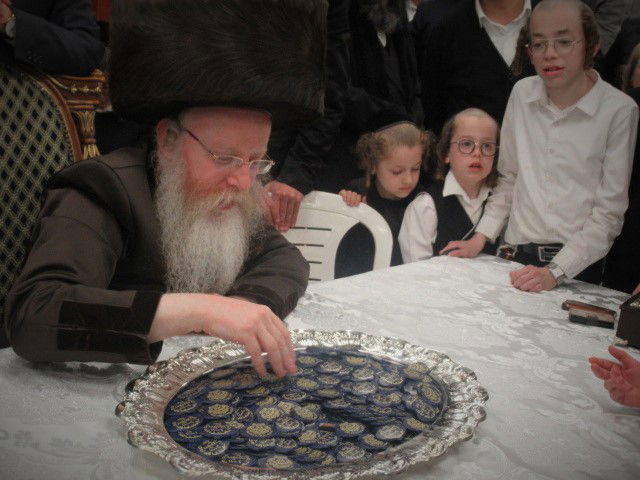 הדלקת נר חנוכה ויום ההצלה בקרעטשניף קרית גת