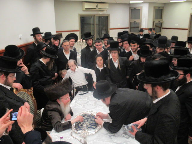 הדלקת נר חנוכה ויום ההצלה בקרעטשניף קרית גת