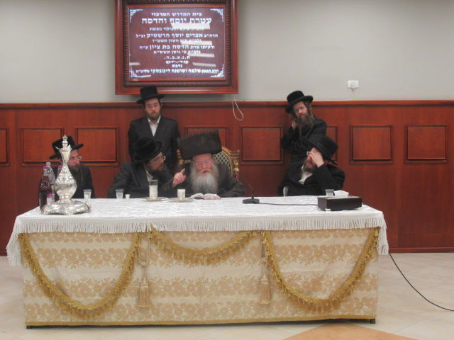 הדלקת נר חנוכה ויום ההצלה בקרעטשניף קרית גת