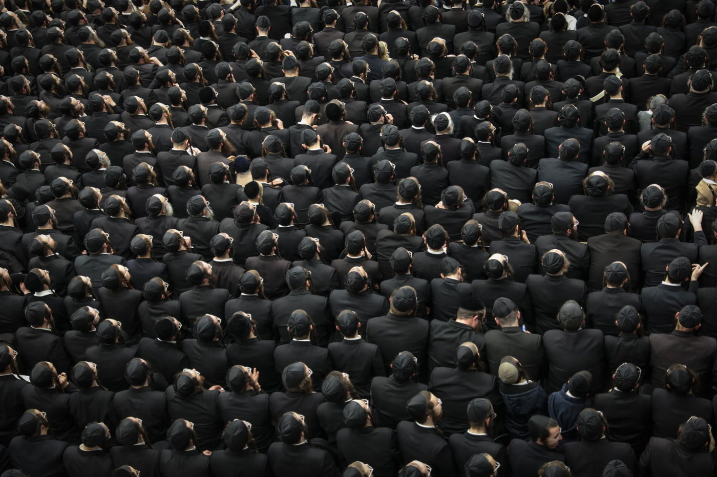 תיעוד עוצמתי: 'זאת חנוכה' בחצר חסידות גור בירושלים